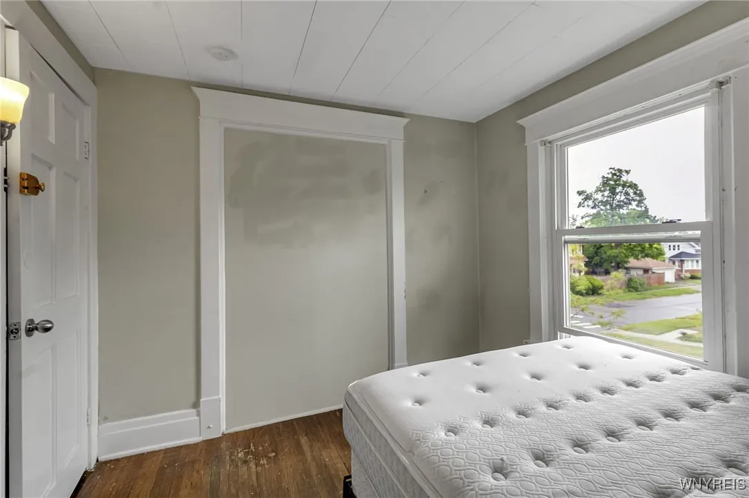 142 Englewood Avenue, Buffalo, New York 14214, Buffalo, New York 14214, 5 Bedrooms Bedrooms, 8 Rooms Rooms,1 BathroomBathrooms,Residential,For Sale,142 Englewood Avenue, Buffalo, New York 14214,0,B1650538