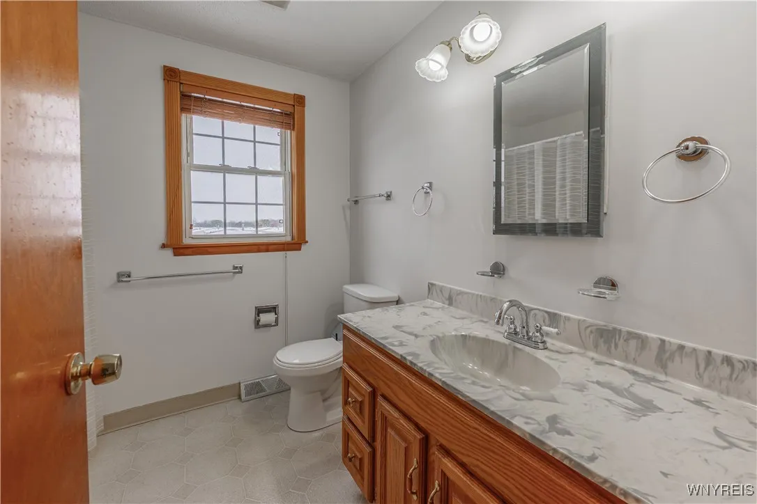 2nd Floor Bath