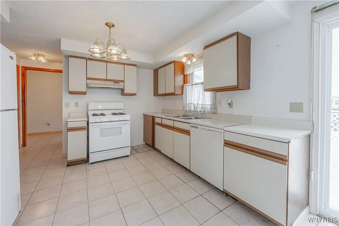 6170 Old Beattie Road, Lockport Town, New York 140, Lockport Town, New York 14094, 3 Bedrooms Bedrooms, 8 Rooms Rooms,1 BathroomBathrooms,Residential,For Sale,6170 Old Beattie Road, Lockport Town, New York 140,0,B1650278