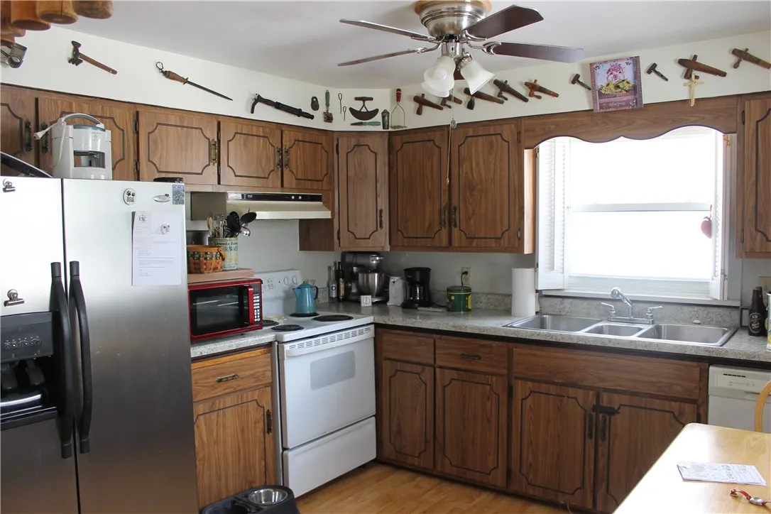 302 Linwood Avenue, Gaines, New York 14411, Gaines, New York 14411, 3 Bedrooms Bedrooms, 5 Rooms Rooms,1 BathroomBathrooms,Residential,For Sale,302 Linwood Avenue, Gaines, New York 14411,0,R1650907