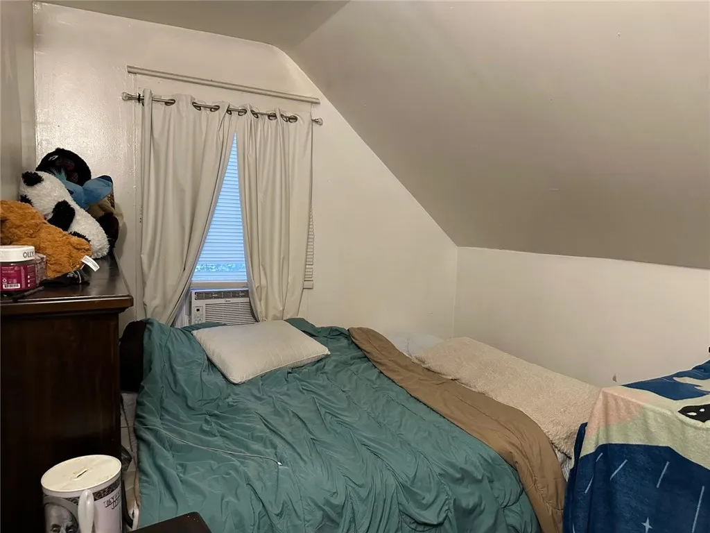 52 Dix Street, Rochester, New York 14606, Rochester, New York 14606, 3 Bedrooms Bedrooms, 6 Rooms Rooms,1 BathroomBathrooms,Residential,For Sale,52 Dix Street, Rochester, New York 14606,0,R1650729