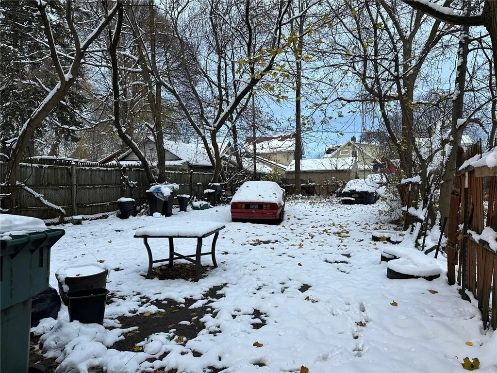 52 Dix Street, Rochester, New York 14606, Rochester, New York 14606, 3 Bedrooms Bedrooms, 6 Rooms Rooms,1 BathroomBathrooms,Residential,For Sale,52 Dix Street, Rochester, New York 14606,0,R1650729