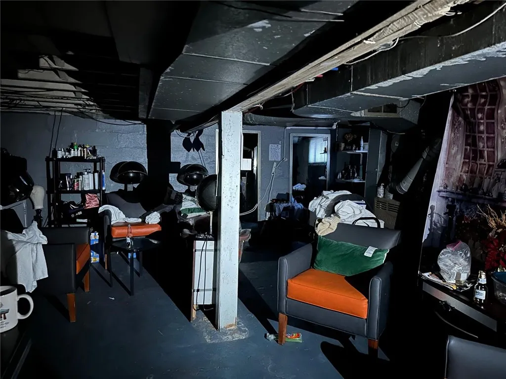 52 Dix Street, Rochester, New York 14606, Rochester, New York 14606, 3 Bedrooms Bedrooms, 6 Rooms Rooms,1 BathroomBathrooms,Residential,For Sale,52 Dix Street, Rochester, New York 14606,0,R1650729