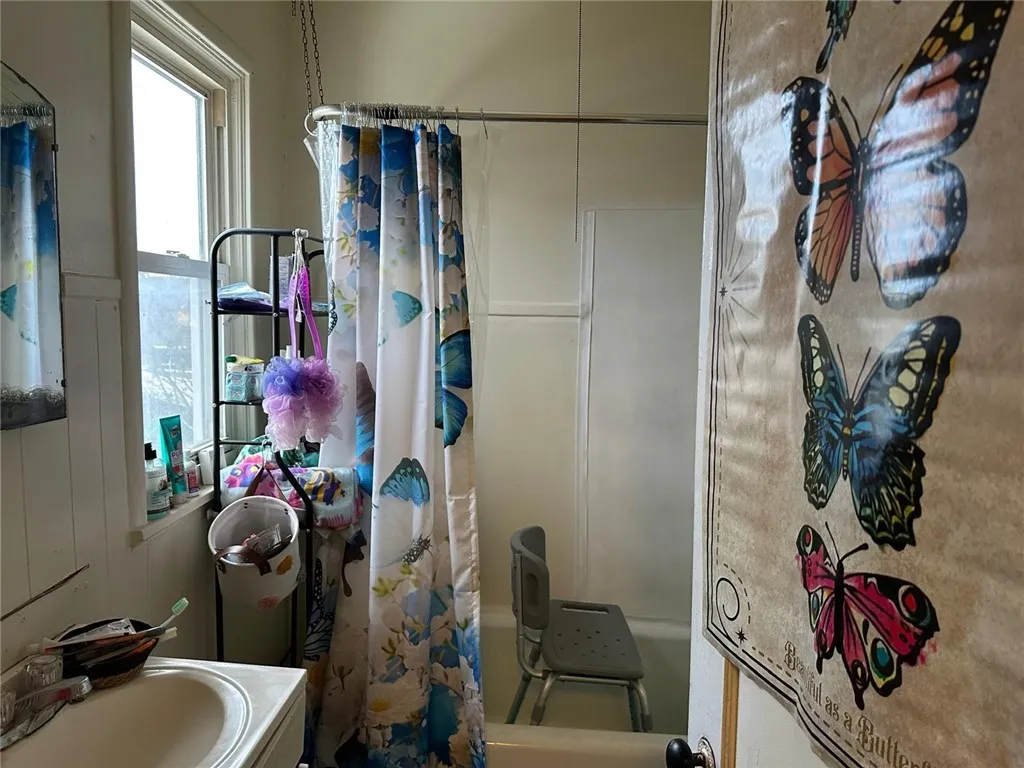 205 Hague Street, Rochester, New York 14611, Rochester, New York 14611, 4 Bedrooms Bedrooms, ,2 BathroomsBathrooms,Residential,For Sale,205 Hague Street, Rochester, New York 14611,0,R1650495