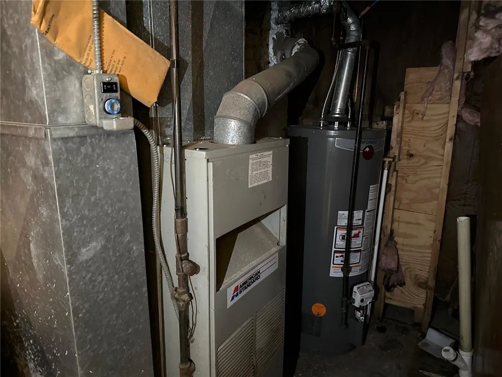 164 Villa Street, Rochester, New York 14606, Rochester, New York 14606, 3 Bedrooms Bedrooms, 6 Rooms Rooms,1 BathroomBathrooms,Residential,For Sale,164 Villa Street, Rochester, New York 14606,0,R1650777