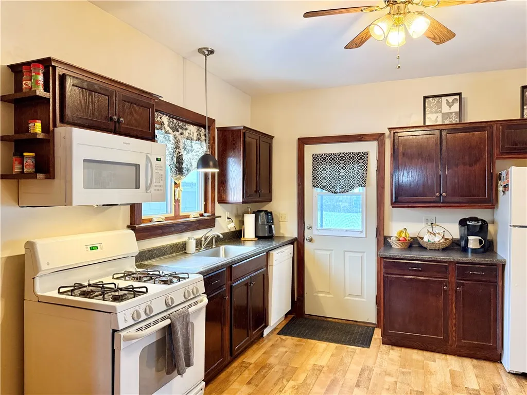 24 Spruce Street, Oneonta, New York 13820, Oneonta, New York 13820, 3 Bedrooms Bedrooms, 7 Rooms Rooms,1 BathroomBathrooms,Residential,For Sale,24 Spruce Street, Oneonta, New York 13820,0,R1649413