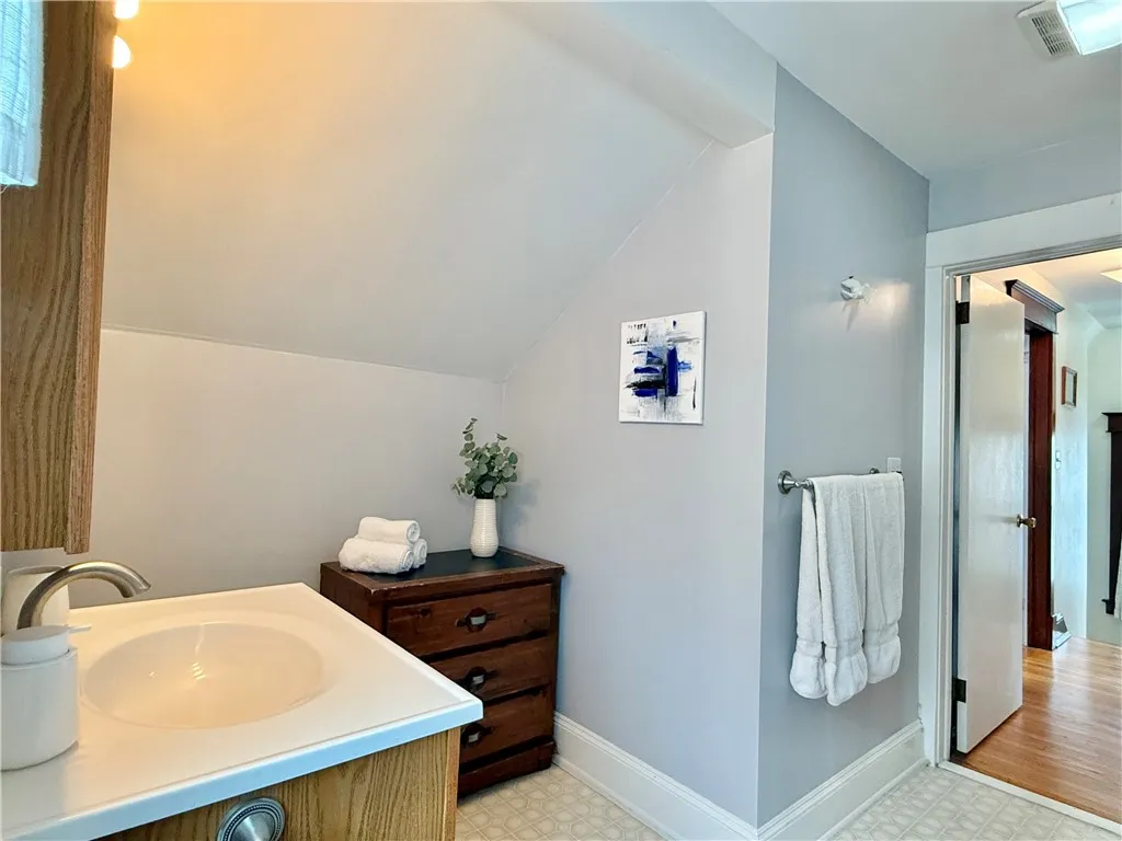 24 Spruce Street, Oneonta, New York 13820, Oneonta, New York 13820, 3 Bedrooms Bedrooms, 7 Rooms Rooms,1 BathroomBathrooms,Residential,For Sale,24 Spruce Street, Oneonta, New York 13820,0,R1649413