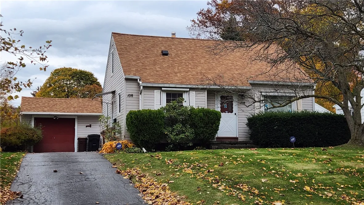 108 Glenbrook Road, Greece, New York 14616, Greece, New York 14616, 3 Bedrooms Bedrooms, 5 Rooms Rooms,1 BathroomBathrooms,Residential,For Sale,108 Glenbrook Road, Greece, New York 14616,0,R1650910