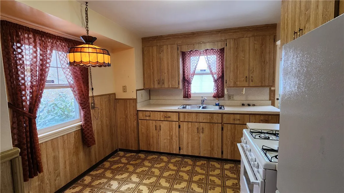 108 Glenbrook Road, Greece, New York 14616, Greece, New York 14616, 3 Bedrooms Bedrooms, 5 Rooms Rooms,1 BathroomBathrooms,Residential,For Sale,108 Glenbrook Road, Greece, New York 14616,0,R1650910