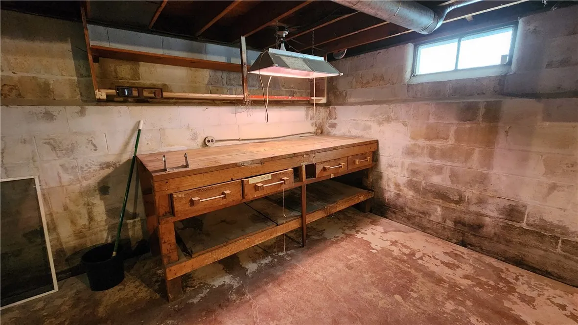 108 Glenbrook Road, Greece, New York 14616, Greece, New York 14616, 3 Bedrooms Bedrooms, 5 Rooms Rooms,1 BathroomBathrooms,Residential,For Sale,108 Glenbrook Road, Greece, New York 14616,0,R1650910