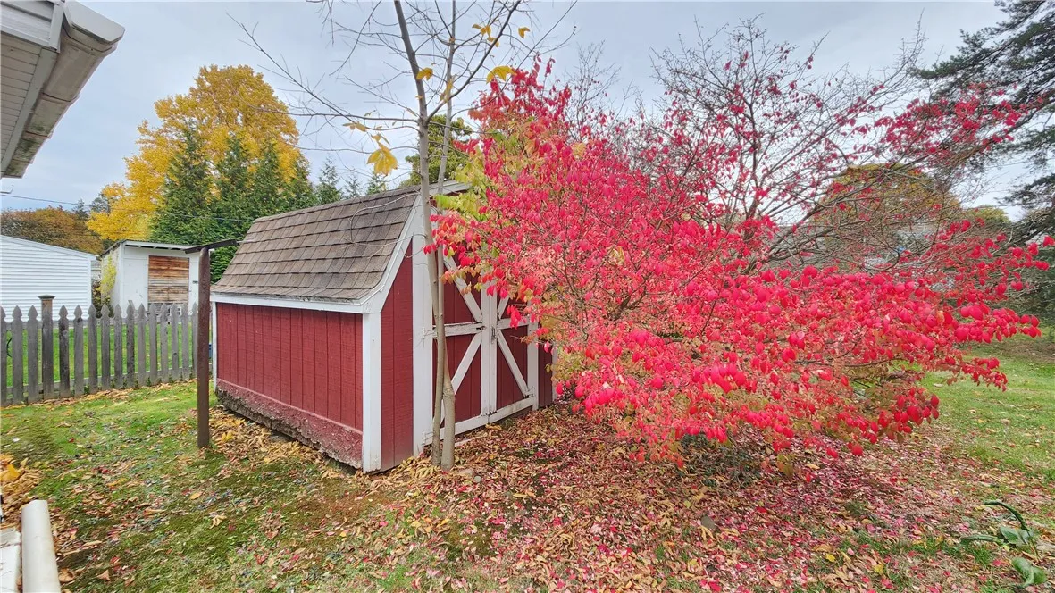 108 Glenbrook Road, Greece, New York 14616, Greece, New York 14616, 3 Bedrooms Bedrooms, 5 Rooms Rooms,1 BathroomBathrooms,Residential,For Sale,108 Glenbrook Road, Greece, New York 14616,0,R1650910