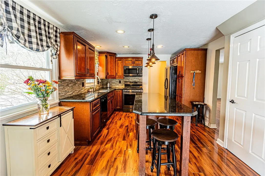 1441 Chigwell Ln N, Webster, New York 14580, Webster, New York 14580, 4 Bedrooms Bedrooms, 7 Rooms Rooms,1 BathroomBathrooms,Residential,For Sale,1441 Chigwell Ln N, Webster, New York 14580,0,R1650347