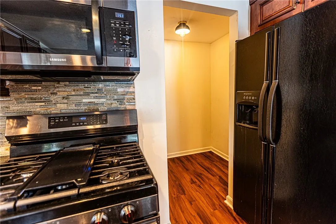 1441 Chigwell Ln N, Webster, New York 14580, Webster, New York 14580, 4 Bedrooms Bedrooms, 7 Rooms Rooms,1 BathroomBathrooms,Residential,For Sale,1441 Chigwell Ln N, Webster, New York 14580,0,R1650347