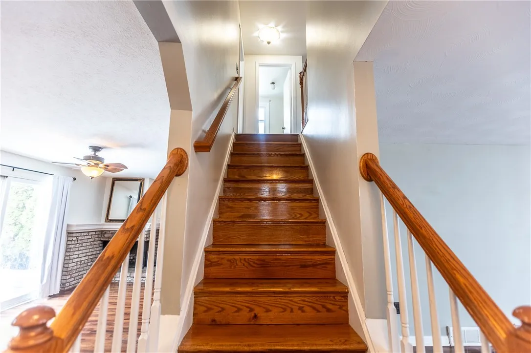 1441 Chigwell Ln N, Webster, New York 14580, Webster, New York 14580, 4 Bedrooms Bedrooms, 7 Rooms Rooms,1 BathroomBathrooms,Residential,For Sale,1441 Chigwell Ln N, Webster, New York 14580,0,R1650347