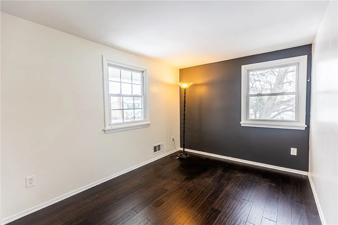 1441 Chigwell Ln N, Webster, New York 14580, Webster, New York 14580, 4 Bedrooms Bedrooms, 7 Rooms Rooms,1 BathroomBathrooms,Residential,For Sale,1441 Chigwell Ln N, Webster, New York 14580,0,R1650347