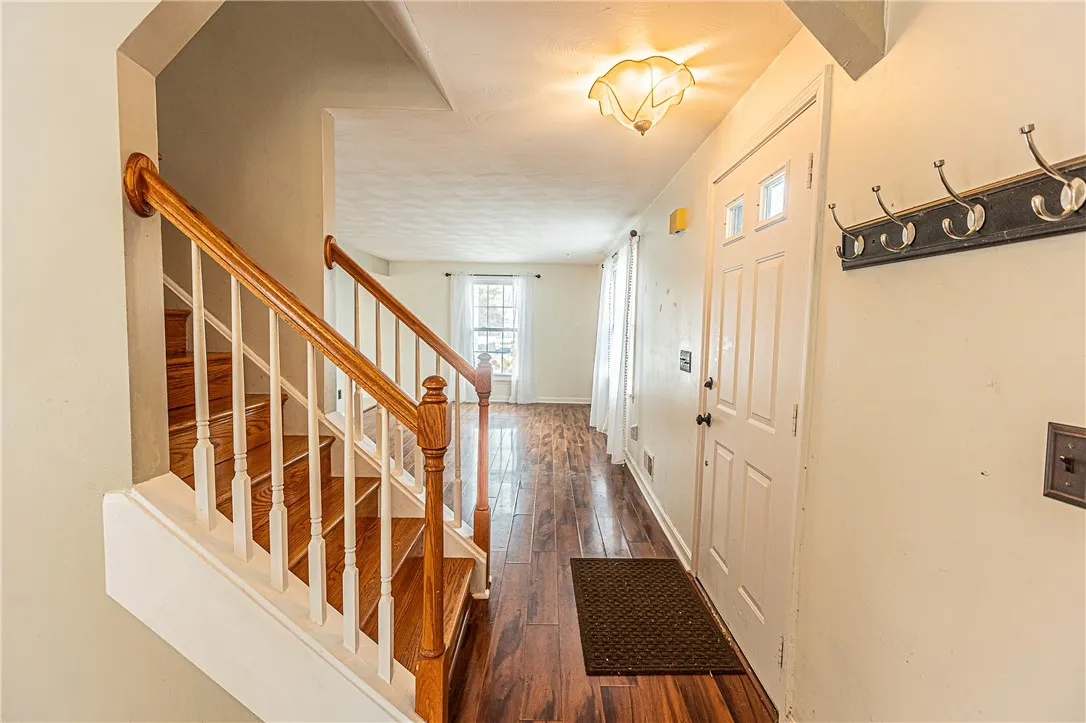 1441 Chigwell Ln N, Webster, New York 14580, Webster, New York 14580, 4 Bedrooms Bedrooms, 7 Rooms Rooms,1 BathroomBathrooms,Residential,For Sale,1441 Chigwell Ln N, Webster, New York 14580,0,R1650347