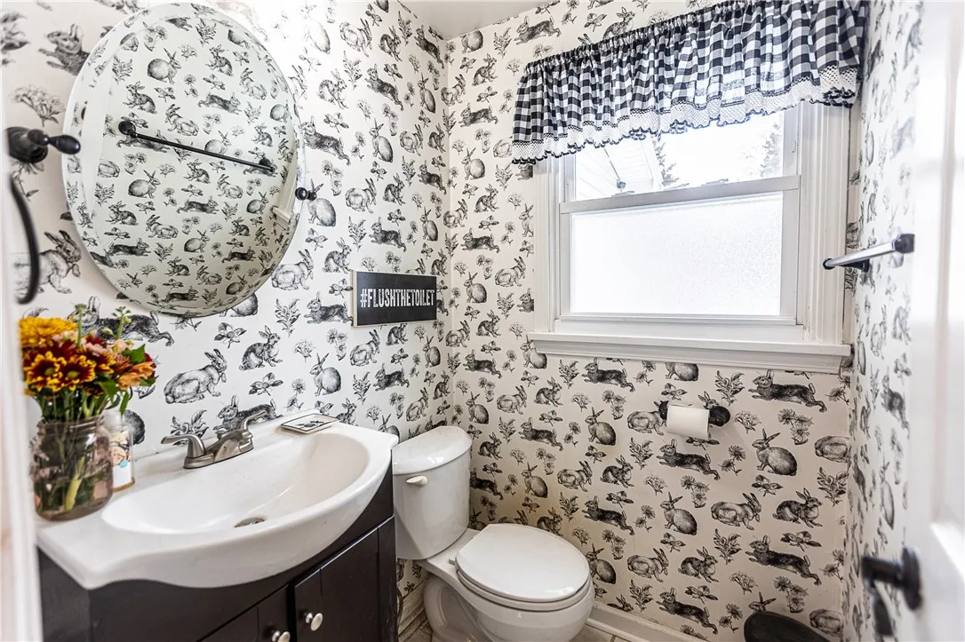 1441 Chigwell Ln N, Webster, New York 14580, Webster, New York 14580, 4 Bedrooms Bedrooms, 7 Rooms Rooms,1 BathroomBathrooms,Residential,For Sale,1441 Chigwell Ln N, Webster, New York 14580,0,R1650347