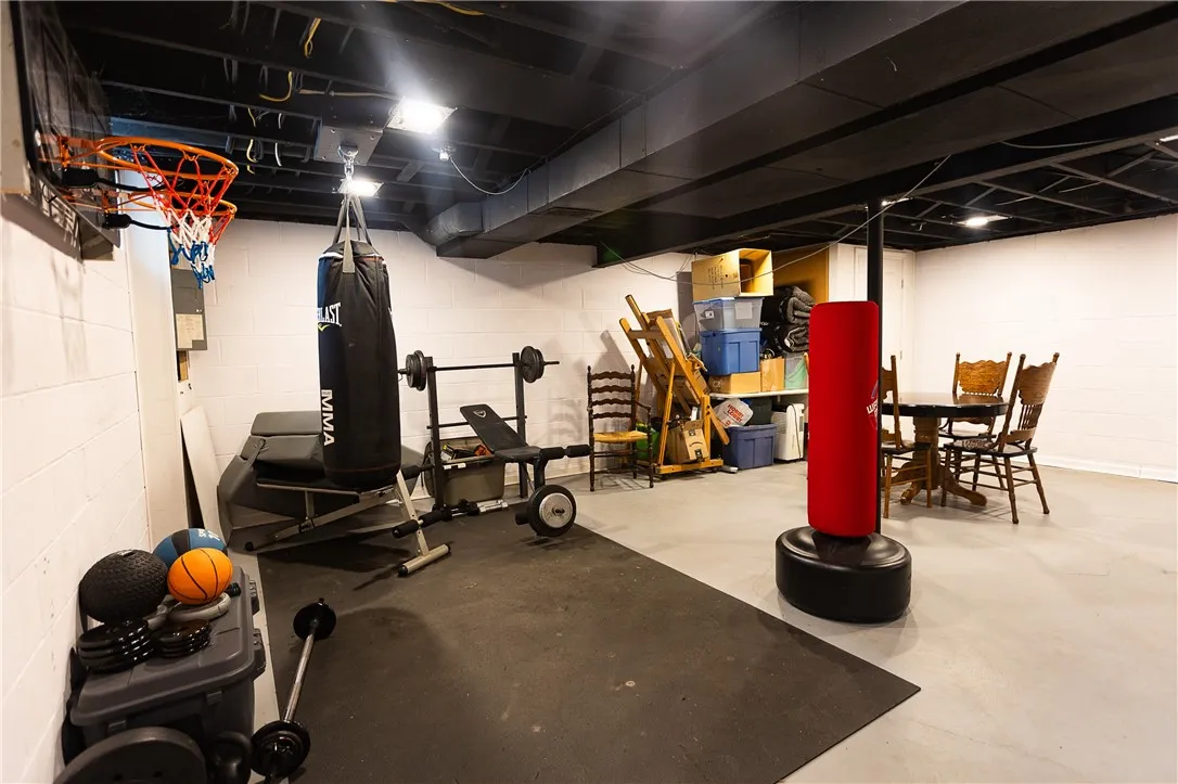 1441 Chigwell Ln N, Webster, New York 14580, Webster, New York 14580, 4 Bedrooms Bedrooms, 7 Rooms Rooms,1 BathroomBathrooms,Residential,For Sale,1441 Chigwell Ln N, Webster, New York 14580,0,R1650347