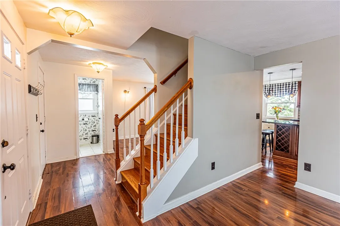 1441 Chigwell Ln N, Webster, New York 14580, Webster, New York 14580, 4 Bedrooms Bedrooms, 7 Rooms Rooms,1 BathroomBathrooms,Residential,For Sale,1441 Chigwell Ln N, Webster, New York 14580,0,R1650347