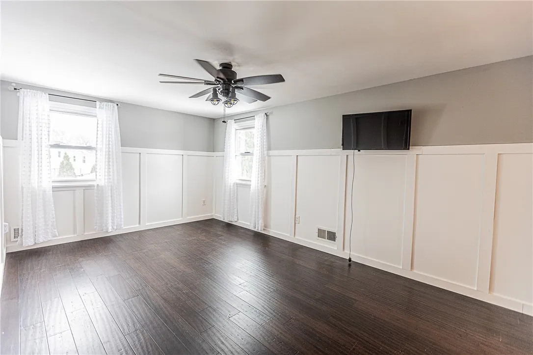 1441 Chigwell Ln N, Webster, New York 14580, Webster, New York 14580, 4 Bedrooms Bedrooms, 7 Rooms Rooms,1 BathroomBathrooms,Residential,For Sale,1441 Chigwell Ln N, Webster, New York 14580,0,R1650347