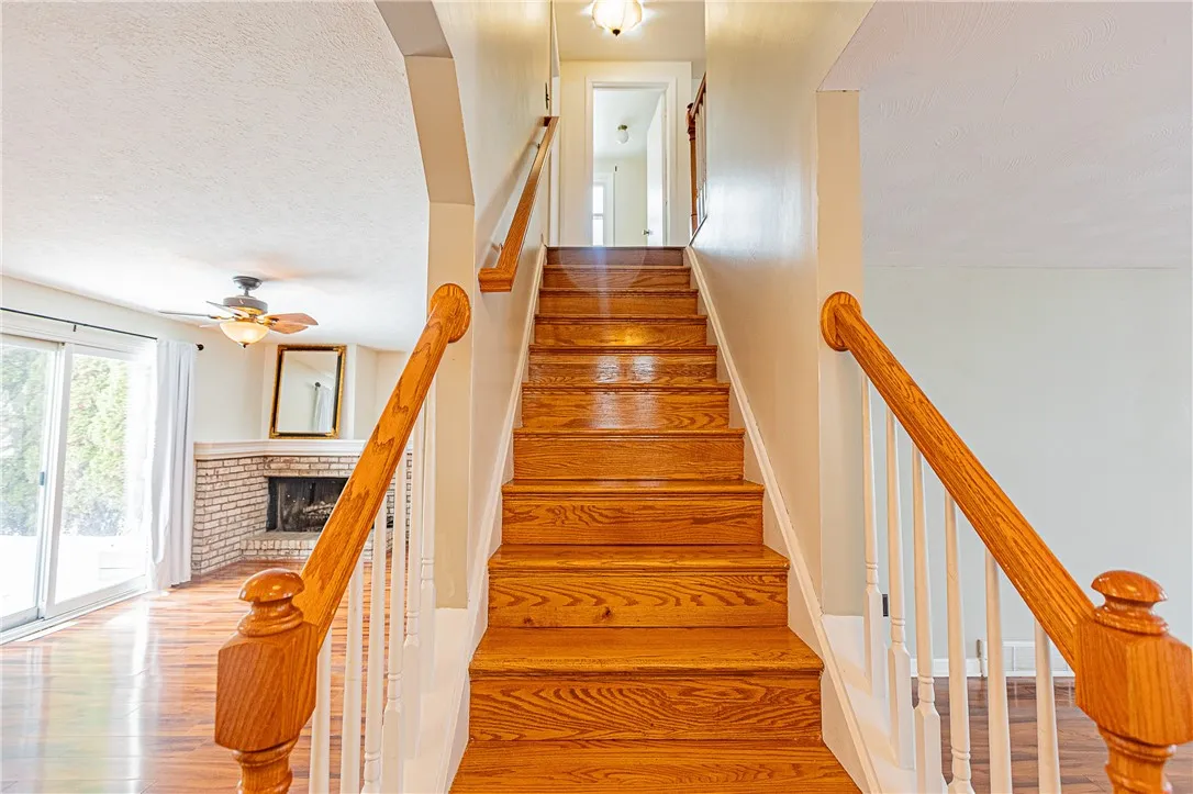 1441 Chigwell Ln N, Webster, New York 14580, Webster, New York 14580, 4 Bedrooms Bedrooms, 7 Rooms Rooms,1 BathroomBathrooms,Residential,For Sale,1441 Chigwell Ln N, Webster, New York 14580,0,R1650347