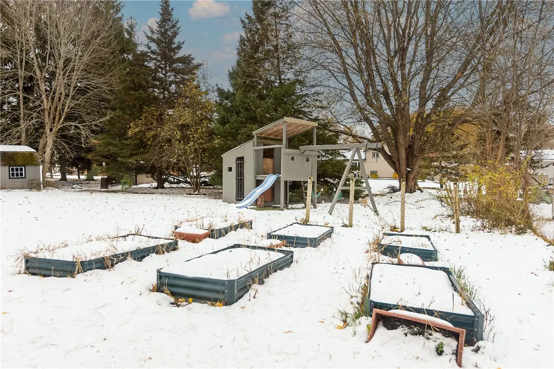 1441 Chigwell Ln N, Webster, New York 14580, Webster, New York 14580, 4 Bedrooms Bedrooms, 7 Rooms Rooms,1 BathroomBathrooms,Residential,For Sale,1441 Chigwell Ln N, Webster, New York 14580,0,R1650347