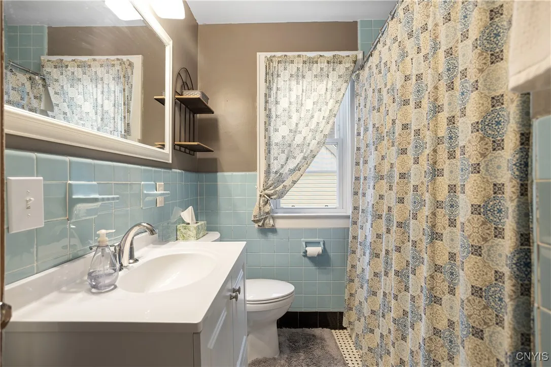 619 Dewitt Street, Syracuse, New York 13203, Syracuse, New York 13203, 4 Bedrooms Bedrooms, 9 Rooms Rooms,1 BathroomBathrooms,Residential,For Sale,619 Dewitt Street, Syracuse, New York 13203,0,S1650749