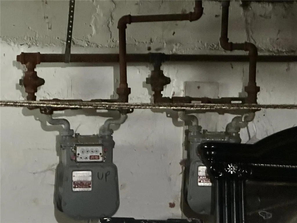 256 Augustine Street, Rochester, New York 14602, Rochester, New York 14602, 3 Bedrooms Bedrooms, ,2 BathroomsBathrooms,Residential,For Sale,256 Augustine Street, Rochester, New York 14602,0,R1650788