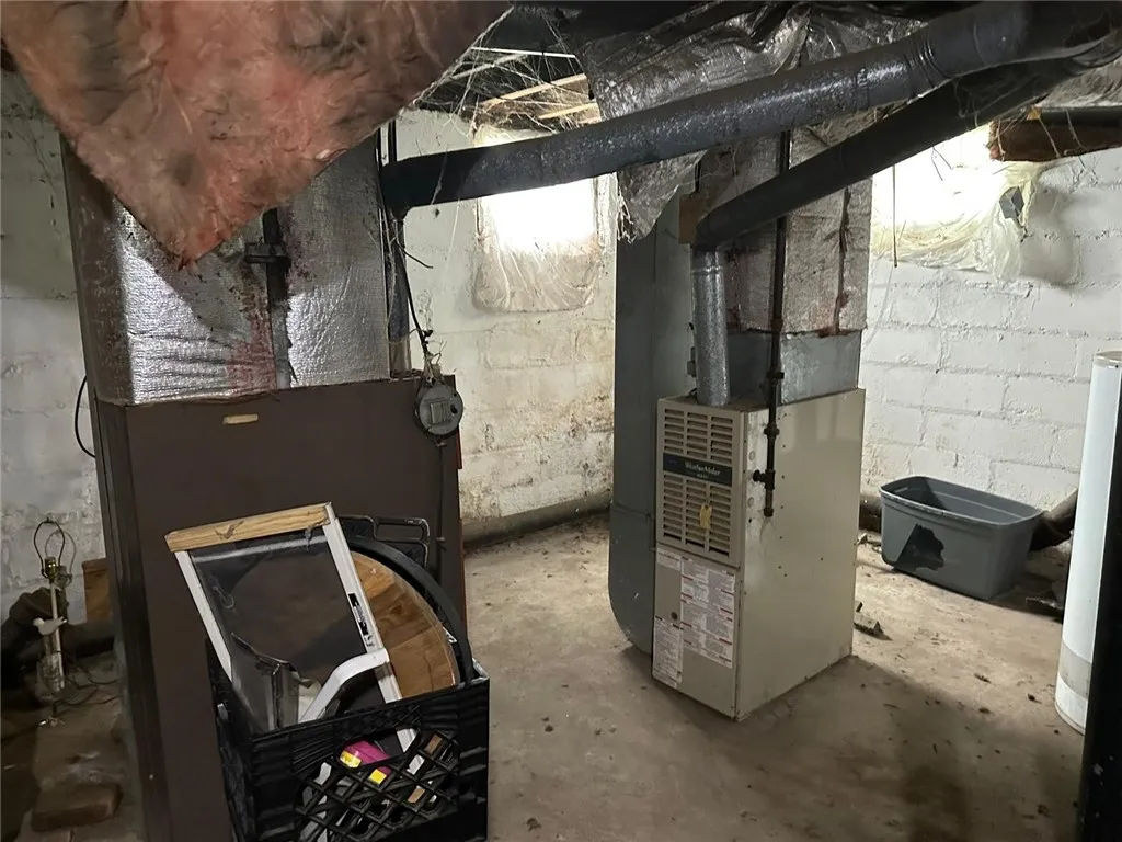 256 Augustine Street, Rochester, New York 14602, Rochester, New York 14602, 3 Bedrooms Bedrooms, ,2 BathroomsBathrooms,Residential,For Sale,256 Augustine Street, Rochester, New York 14602,0,R1650788