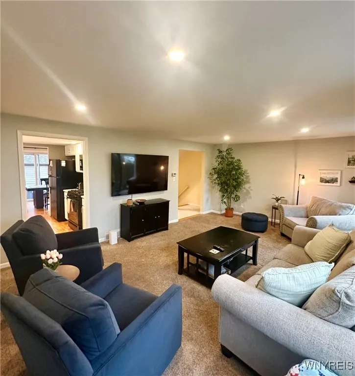 Recessed lighting​​‌​​​​‌​​‌‌​‌‌​​​‌‌​‌​‌​‌​​​‌​​ throughout.