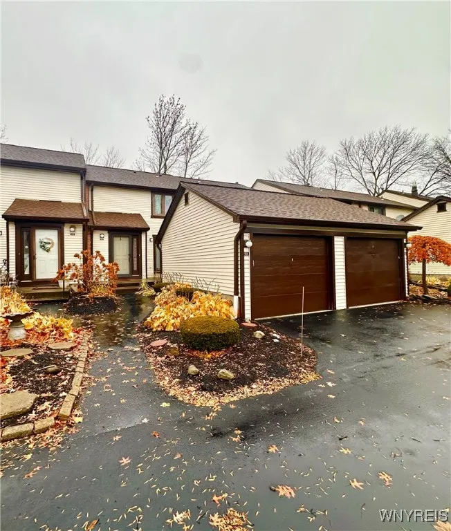 104 Charlesgate Circle, Amherst, New York 14051, Amherst, New York 14051, 4 Bedrooms Bedrooms, 9 Rooms Rooms,2 BathroomsBathrooms,Residential,For Sale,104 Charlesgate Circle, Amherst, New York 14051,0,B1650377