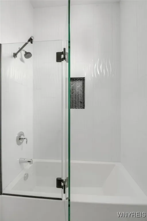 5419 Alderbrook Lane, Clarence, New York 14031, Clarence, New York 14031, 3 Bedrooms Bedrooms, 6 Rooms Rooms,2 BathroomsBathrooms,Residential,For Sale,5419 Alderbrook Lane, Clarence, New York 14031,0,B1650596