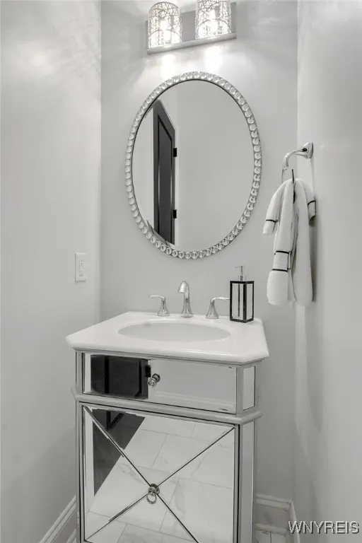 5419 Alderbrook Lane, Clarence, New York 14031, Clarence, New York 14031, 3 Bedrooms Bedrooms, 6 Rooms Rooms,2 BathroomsBathrooms,Residential,For Sale,5419 Alderbrook Lane, Clarence, New York 14031,0,B1650596