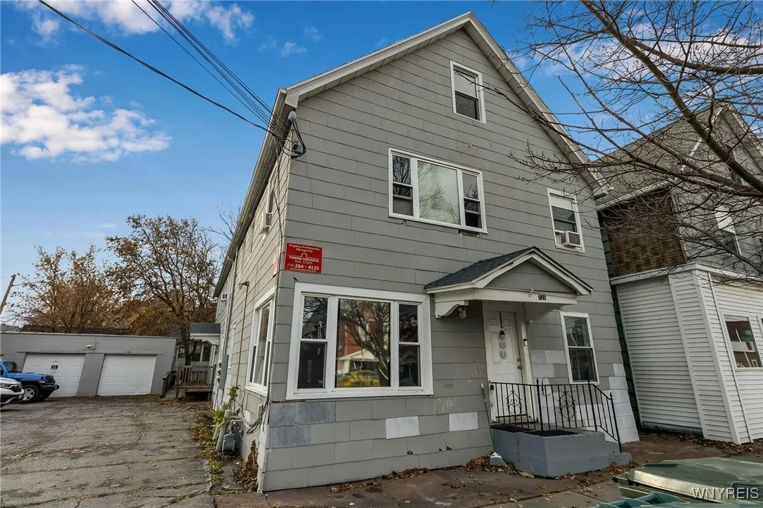 726 Oliver Street, North Tonawanda, New York 14120, North Tonawanda, New York 14120, 5 Bedrooms Bedrooms, ,Multi Family,For Sale,726 Oliver Street, North Tonawanda, New York 14120,0,B1648824