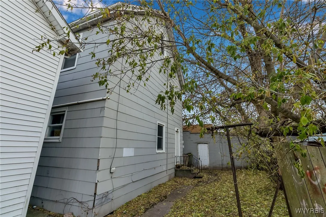 726 Oliver Street, North Tonawanda, New York 14120, North Tonawanda, New York 14120, 5 Bedrooms Bedrooms, ,Multi Family,For Sale,726 Oliver Street, North Tonawanda, New York 14120,0,B1648824