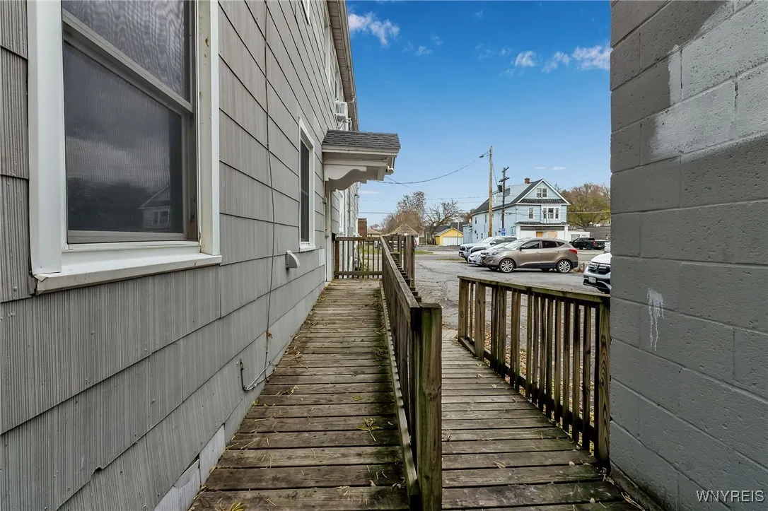 726 Oliver Street, North Tonawanda, New York 14120, North Tonawanda, New York 14120, 5 Bedrooms Bedrooms, ,Multi Family,For Sale,726 Oliver Street, North Tonawanda, New York 14120,0,B1648824
