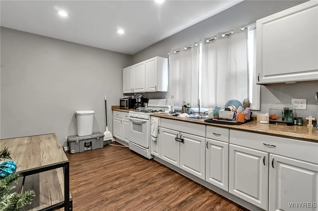 726 Oliver Street, North Tonawanda, New York 14120, North Tonawanda, New York 14120, 5 Bedrooms Bedrooms, ,Multi Family,For Sale,726 Oliver Street, North Tonawanda, New York 14120,0,B1648824