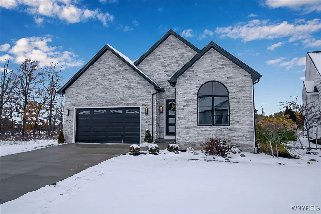 5419 Alderbrook Lane, Clarence, New York 14031, Clarence, New York 14031, 3 Bedrooms Bedrooms, 6 Rooms Rooms,2 BathroomsBathrooms,Residential,For Sale,5419 Alderbrook Lane, Clarence, New York 14031,0,B1650592 5419 Alderbrook Lane, Clarence, New York 14031, Clarence, New York 14031, 3 Bedrooms Bedrooms, 6 Rooms Rooms,2 BathroomsBathrooms,Residential,For Sale,5419 Alderbrook Lane, Clarence, New York 14031,0,B1650592