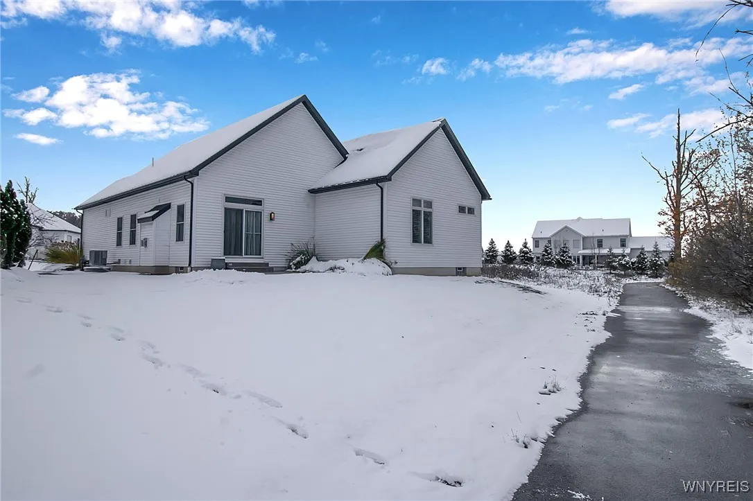 5419 Alderbrook Lane, Clarence, New York 14031, Clarence, New York 14031, 3 Bedrooms Bedrooms, 6 Rooms Rooms,2 BathroomsBathrooms,Residential,For Sale,5419 Alderbrook Lane, Clarence, New York 14031,0,B1650592