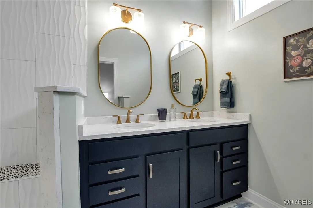 5419 Alderbrook Lane, Clarence, New York 14031, Clarence, New York 14031, 3 Bedrooms Bedrooms, 6 Rooms Rooms,2 BathroomsBathrooms,Residential,For Sale,5419 Alderbrook Lane, Clarence, New York 14031,0,B1650592