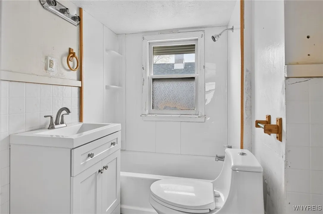 141 Millicent Avenue, Buffalo, New York 14215, Buffalo, New York 14215, 4 Bedrooms Bedrooms, 7 Rooms Rooms,2 BathroomsBathrooms,Residential,For Sale,141 Millicent Avenue, Buffalo, New York 14215,0,B1650958