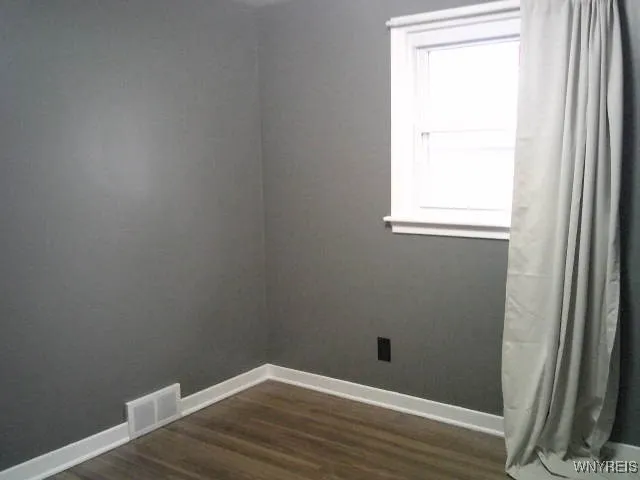 249 Glencove Road, Tonawanda, New York 14223, Tonawanda, New York 14223, 2 Bedrooms Bedrooms, 5 Rooms Rooms,1 BathroomBathrooms,Residential,For Sale,249 Glencove Road, Tonawanda, New York 14223,0,B1650980