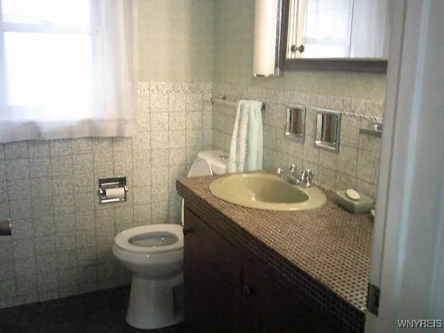 249 Glencove Road, Tonawanda, New York 14223, Tonawanda, New York 14223, 2 Bedrooms Bedrooms, 5 Rooms Rooms,1 BathroomBathrooms,Residential,For Sale,249 Glencove Road, Tonawanda, New York 14223,0,B1650980