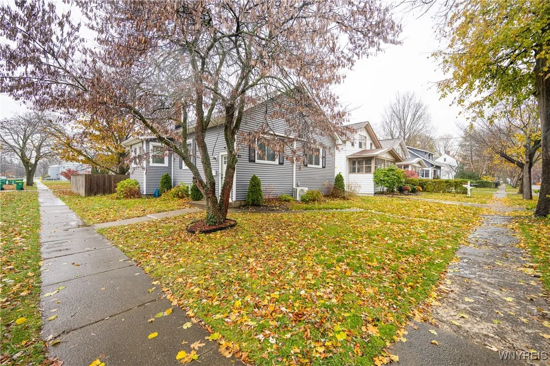 83 Marengo Avenue, Hamburg, New York 14075, Hamburg, New York 14075, 2 Bedrooms Bedrooms, 8 Rooms Rooms,2 BathroomsBathrooms,Residential,For Sale,83 Marengo Avenue, Hamburg, New York 14075,0,B1648236