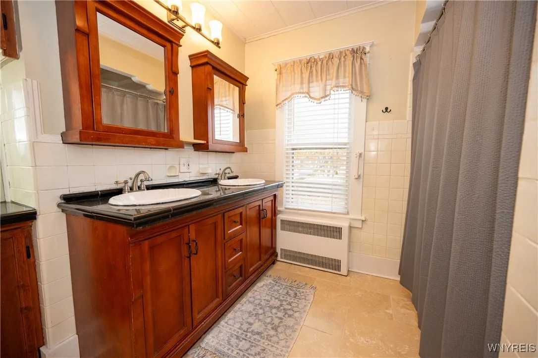 83 Marengo Avenue, Hamburg, New York 14075, Hamburg, New York 14075, 2 Bedrooms Bedrooms, 8 Rooms Rooms,2 BathroomsBathrooms,Residential,For Sale,83 Marengo Avenue, Hamburg, New York 14075,0,B1648236