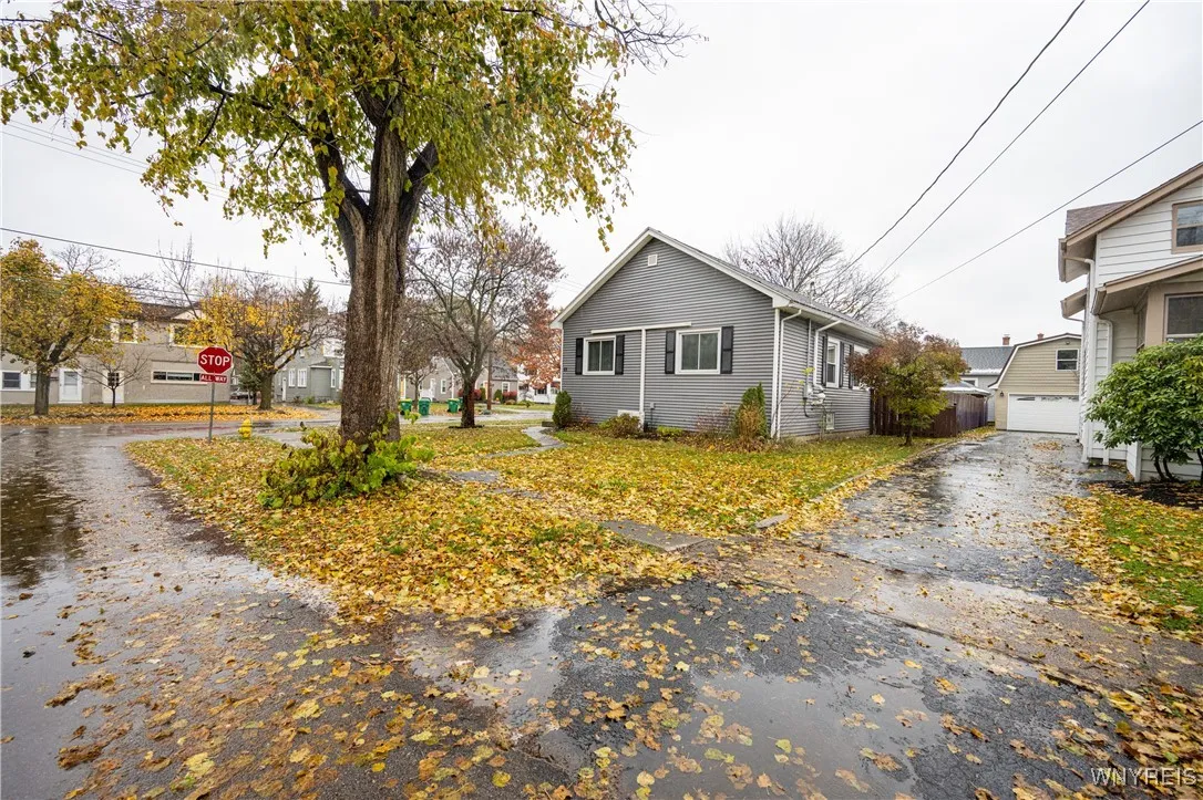 83 Marengo Avenue, Hamburg, New York 14075, Hamburg, New York 14075, 2 Bedrooms Bedrooms, 8 Rooms Rooms,2 BathroomsBathrooms,Residential,For Sale,83 Marengo Avenue, Hamburg, New York 14075,0,B1648236