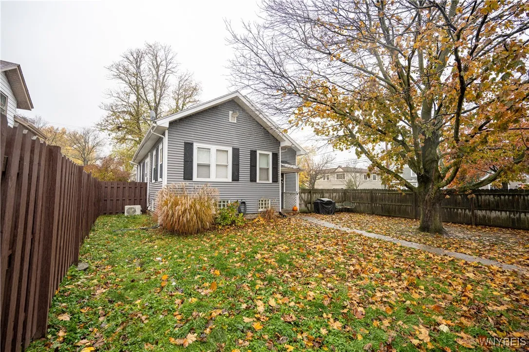 83 Marengo Avenue, Hamburg, New York 14075, Hamburg, New York 14075, 2 Bedrooms Bedrooms, 8 Rooms Rooms,2 BathroomsBathrooms,Residential,For Sale,83 Marengo Avenue, Hamburg, New York 14075,0,B1648236