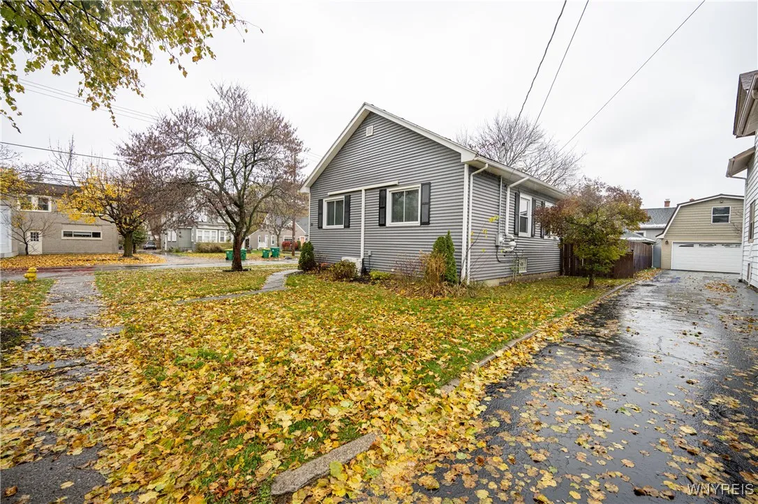 83 Marengo Avenue, Hamburg, New York 14075, Hamburg, New York 14075, 2 Bedrooms Bedrooms, 8 Rooms Rooms,2 BathroomsBathrooms,Residential,For Sale,83 Marengo Avenue, Hamburg, New York 14075,0,B1648236