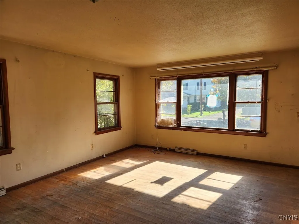 144 Oakdale Drive, Syracuse, New York 13207, Syracuse, New York 13207, 3 Bedrooms Bedrooms, 6 Rooms Rooms,1 BathroomBathrooms,Residential,For Sale,144 Oakdale Drive, Syracuse, New York 13207,0,S1650735