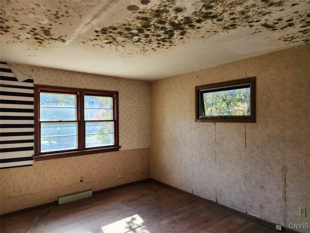 144 Oakdale Drive, Syracuse, New York 13207, Syracuse, New York 13207, 3 Bedrooms Bedrooms, 6 Rooms Rooms,1 BathroomBathrooms,Residential,For Sale,144 Oakdale Drive, Syracuse, New York 13207,0,S1650735